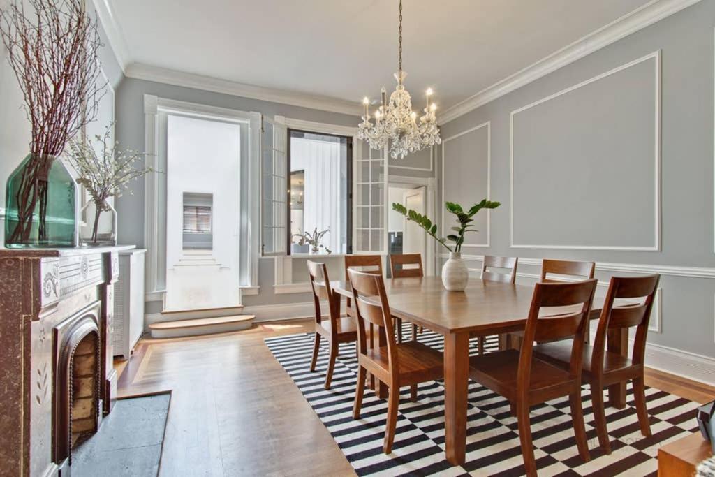 Villa Historic Luxury Townhouse In Downtown Chicago Exterior foto